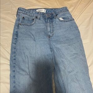 Abercrombie & Fitch 90s Relaxed Jean High Rise